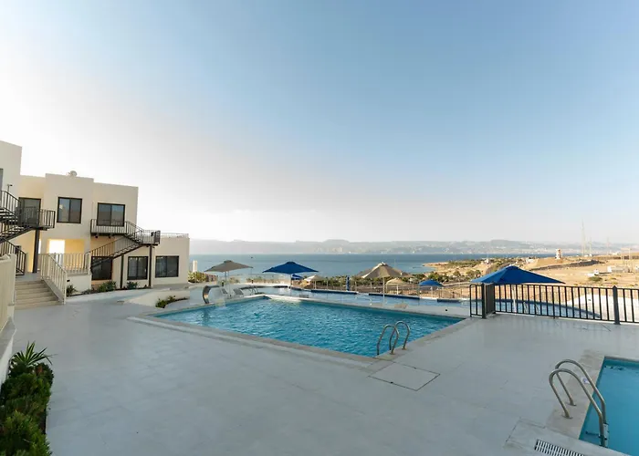 Diamond Palm Hotel&Resort