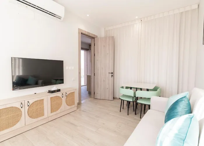 Diamond Palm Hotel&Resort