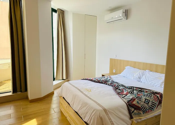 888 Hostel&Suites