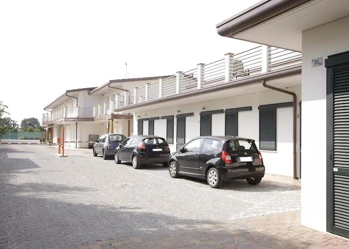 Hotel Paradise Airport