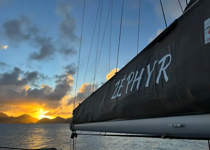 Catamaran Zephyr Experience Exclusive Navigation, Diner, Nuit, Petit-Dejeuner Inclus