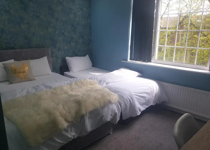An Exquisite Deluxe Room In A Hotel - Free Parking - With Access To Resturant - Shisha Bar- Wine Bar