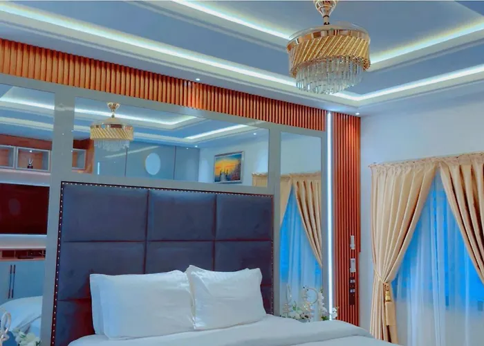 Kamara Lakeview Hotel