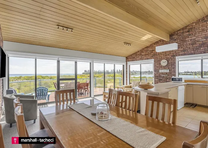 Breakwater 4 - Narira Street 1