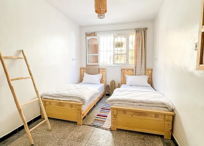Single Bed - Cozy Dormitory - Surf Territory