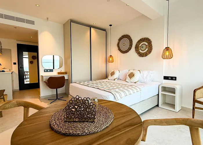 Sirena Bay Beach House And Luxury Suites