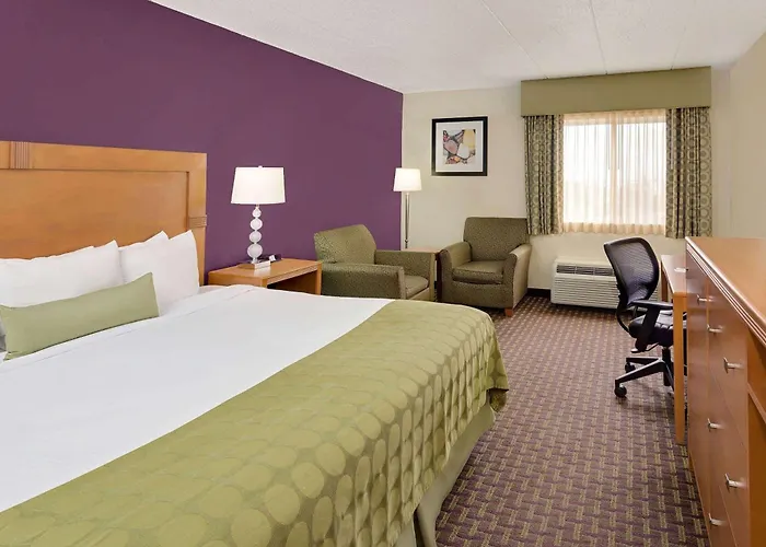 Ramada By Wyndham Marquette