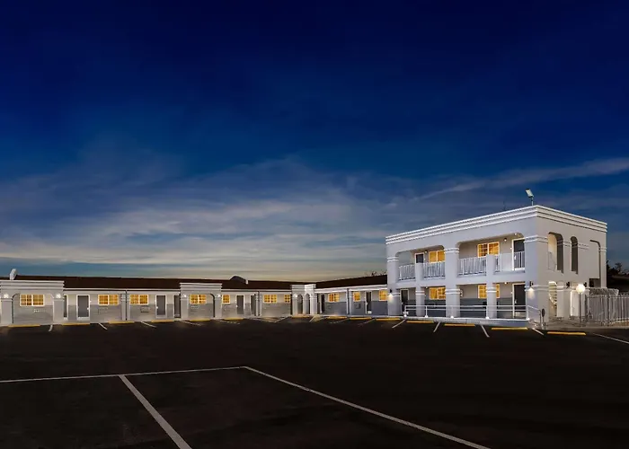 Econo Lodge Inn & Suites Santa Rosa