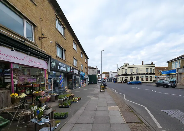 Workstay Albert Road - Contractor & Work Stays
