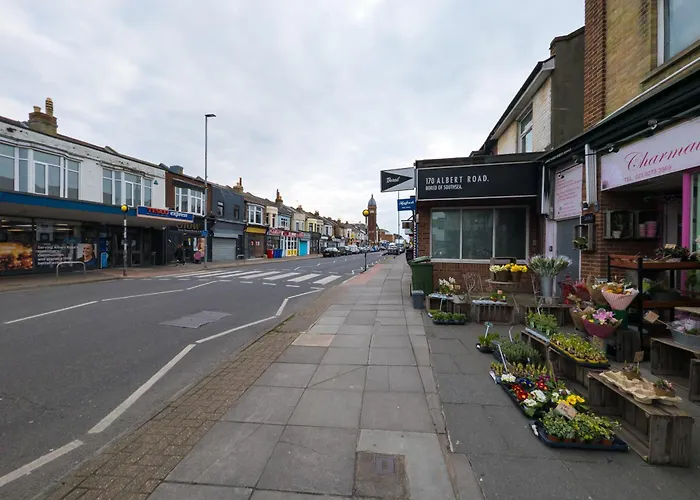 Workstay Albert Road - Contractor & Work Stays