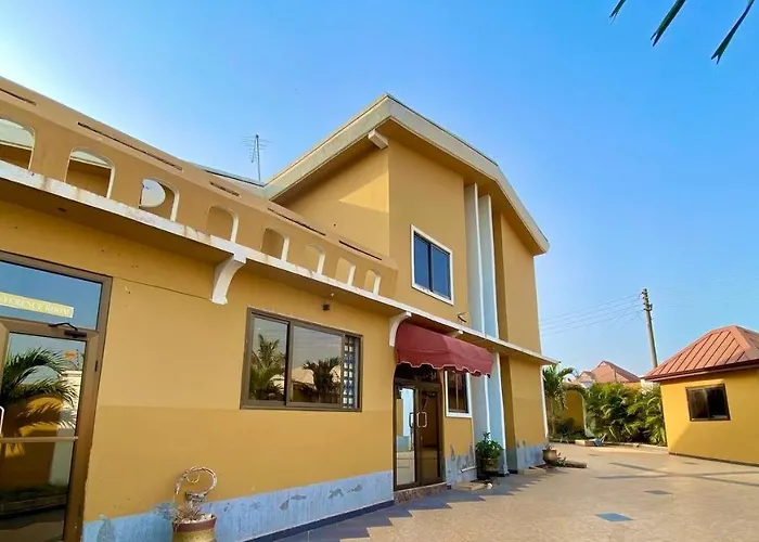Lavimac Royal Hotel