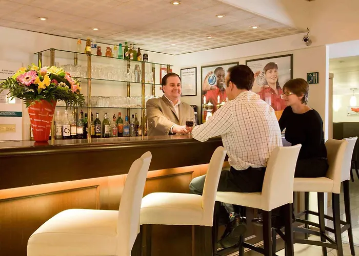Hotel Mermoz Paris Le Bourget
