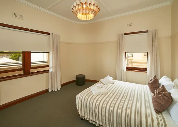 Shamrock Hotel & Accommodation Kyneton