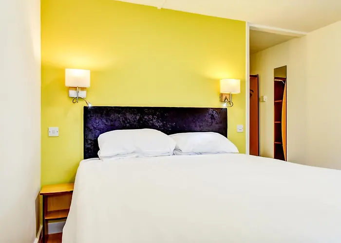 The Hotel Rafiya, Redditch