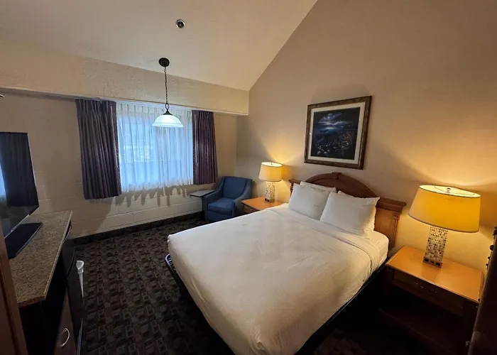 Promenade Inn & Suites Oceanfront