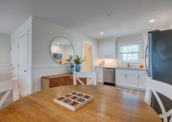 3003 Queen Suite, 3Rd Floor Cove