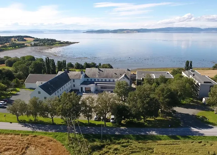 Sund Sommerhotell, Inderoy