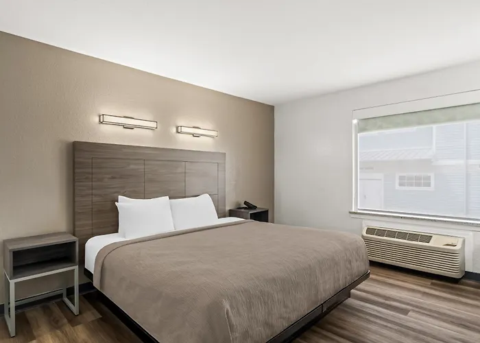 Quality Inn & Suites Biloxi - Ocean Springs