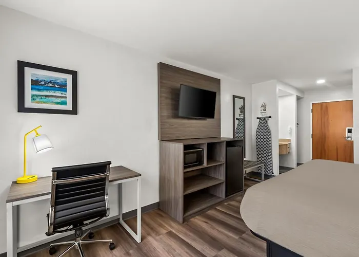 Quality Inn & Suites Biloxi - Ocean Springs
