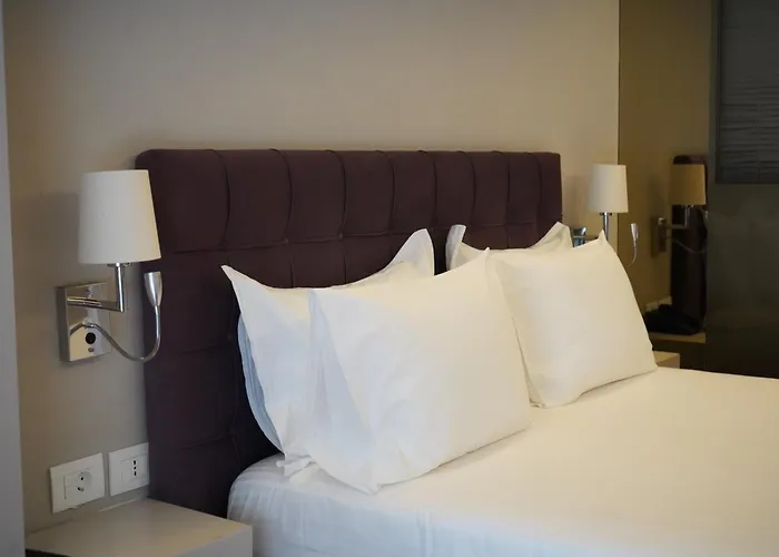 Bougainville Bay Hotel