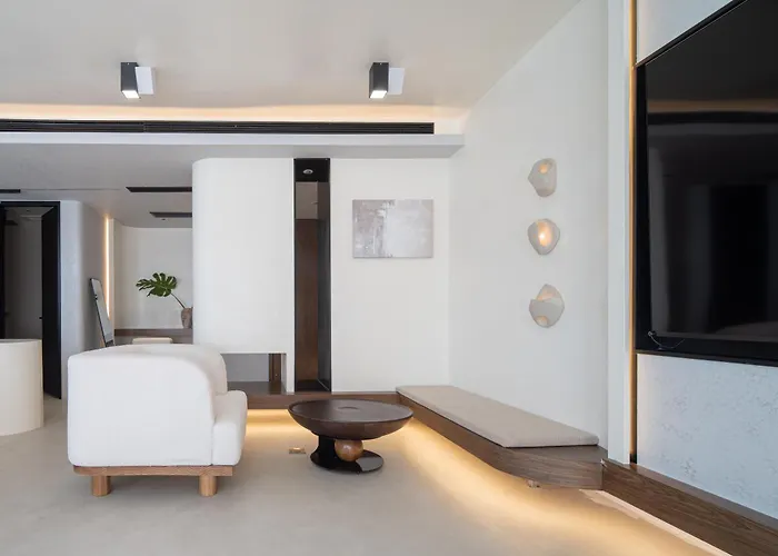 Mochi Luxury River View Resort Hotel