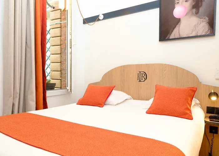 A L'Hotel Des Roys