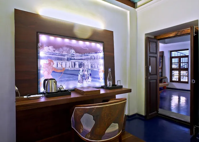 Tanjore Hi Hotel