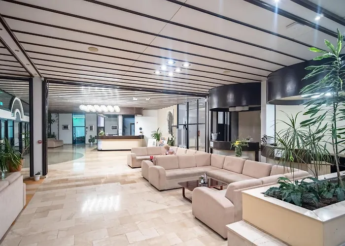 Hotel Issa