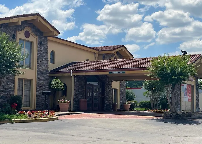 Studio 6 Extended Stay - Huntsville, Al University Drive