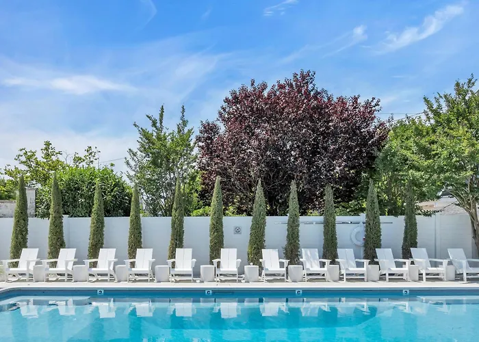 The St Laurent Guest Rooms