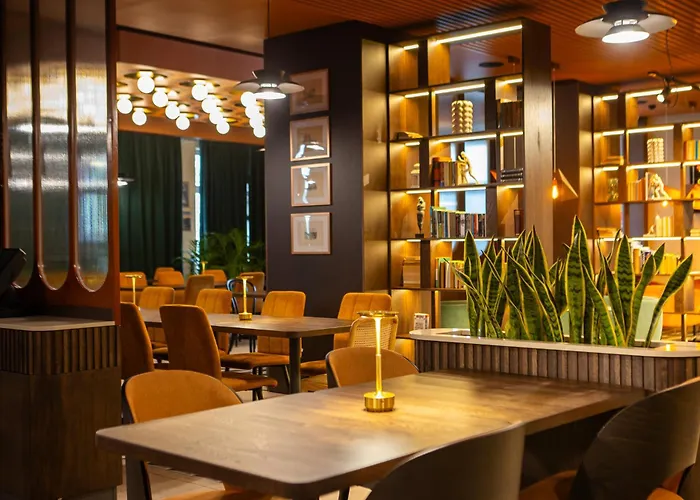 Gold Hotel