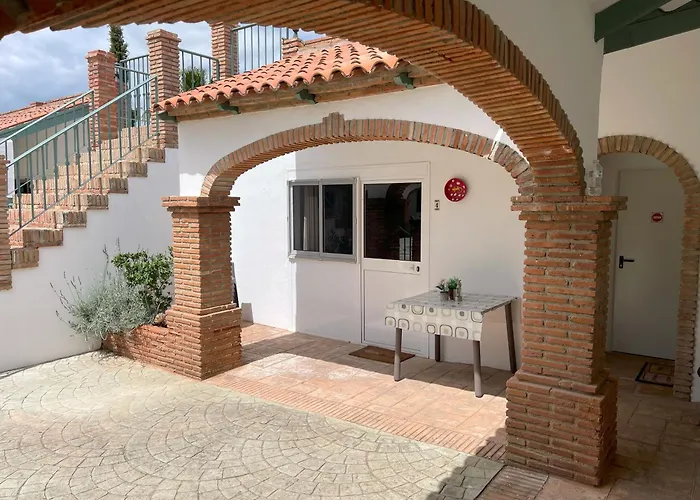 La Casa De Familia