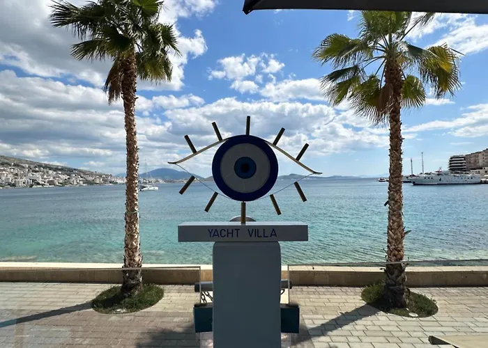 Yacht Villa