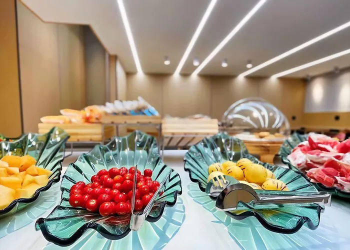 Wenzhou City Center All-Day Hotel First Bridge Branch Adjacent To Wuma Street, Zhongshan Park, Jiangxinyu, Gym, Laundry Service, Free Breakfast, Coffee, Afternoon Tea, Daily Necessities, Full Wireless Coverage, Tourist Attractions, Food And Specialty