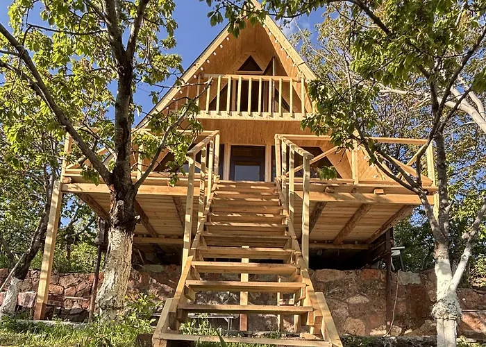 Byurakan Guesthouse & Cottage