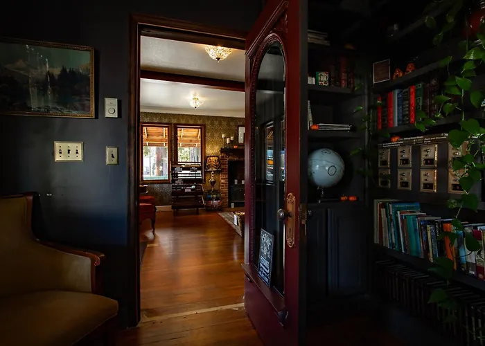 Historic Hotel Packwood