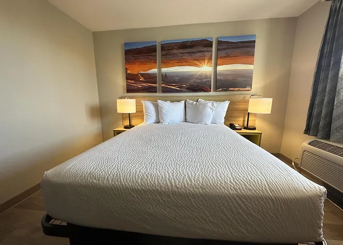 Days Inn By Wyndham Farmington Nm