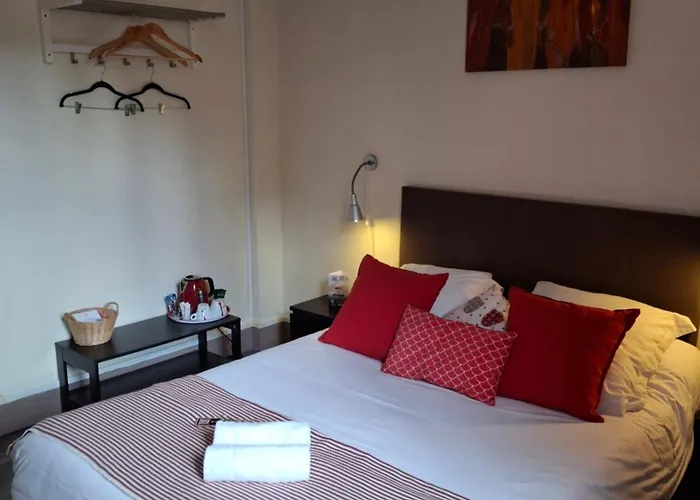 Logis Hotel Des Remparts - Saint-Lo