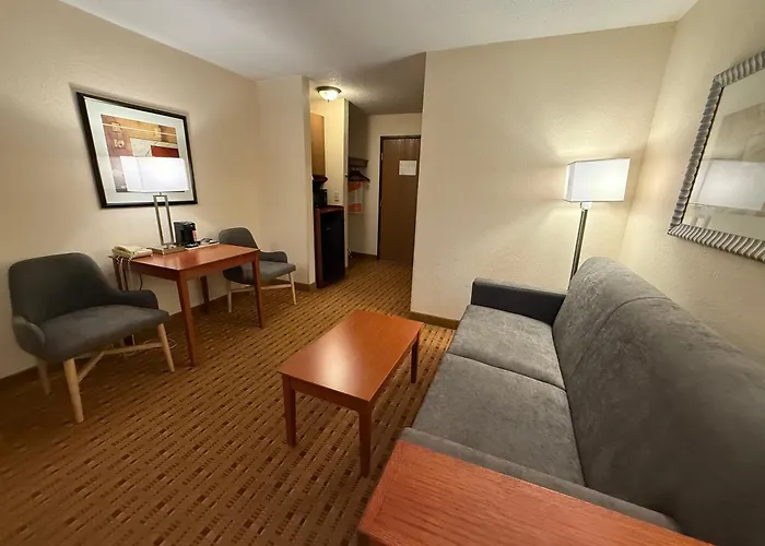 Quality Inn & Suites Eau Claire University Area