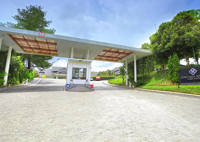 Lido Lake Resort By Mnc Hotel