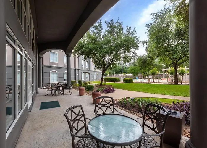 La Quinta Inn & Suites By Wyndham Houston Bush Iah South