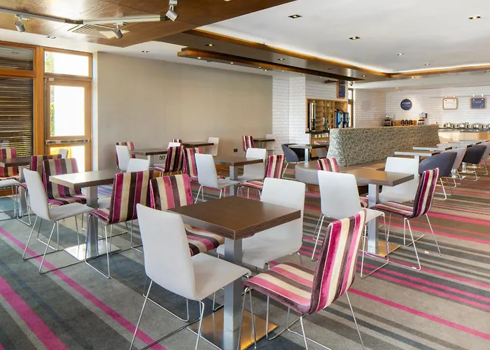 Holiday Inn Express London - Epsom Downs By Ihg