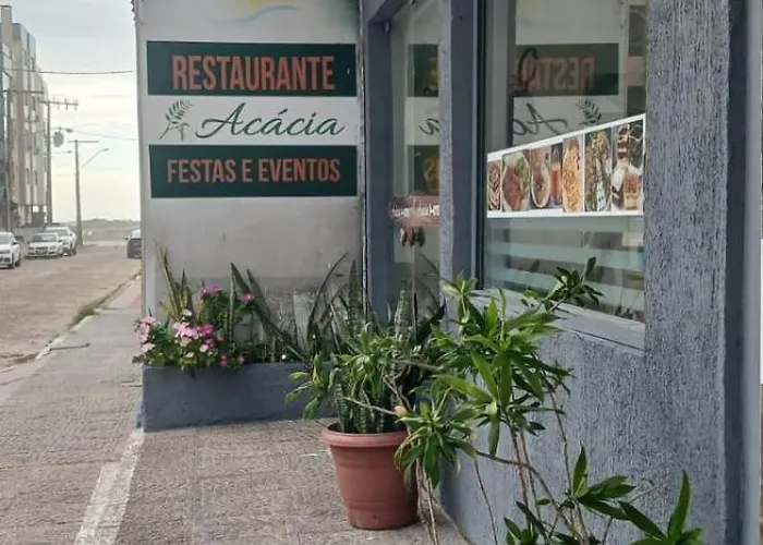 Acacia Hotel