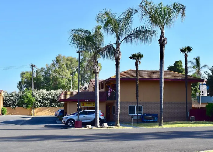Super 8 By Wyndham Visalia