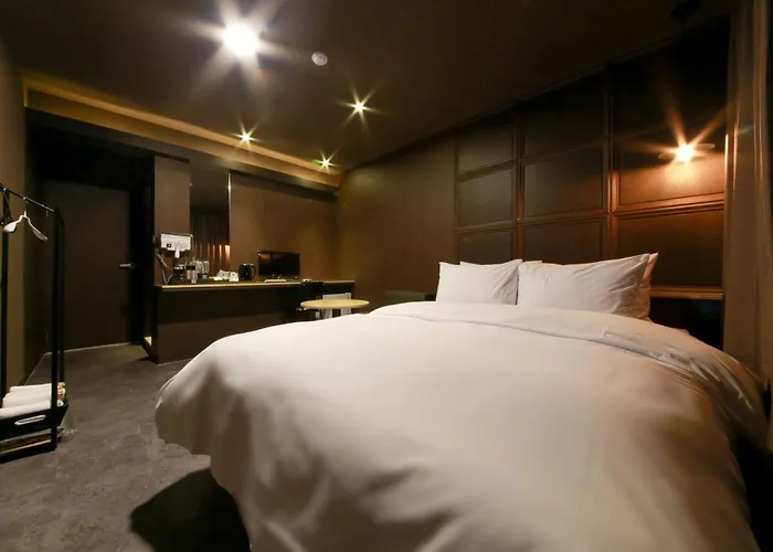 Hotel Moon
