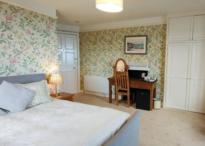 Chough'S Nest Hotel