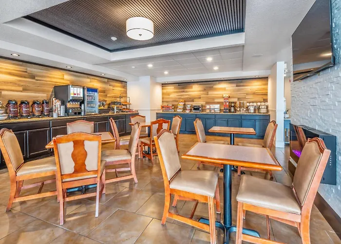 Comfort Inn & Suites Thousand Islands Harbour District