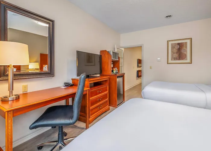 Comfort Inn & Suites Thousand Islands Harbour District