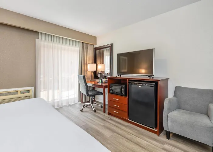 Comfort Inn & Suites Thousand Islands Harbour District