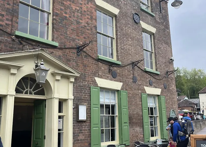 The Tontine Hotel & Bar